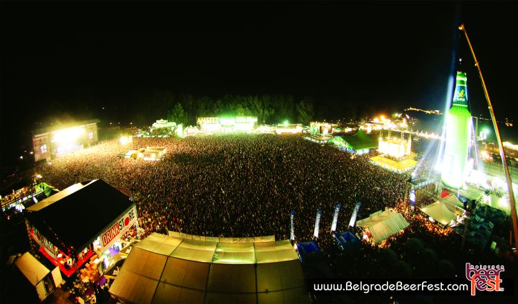 Bir fest, noc, panorama